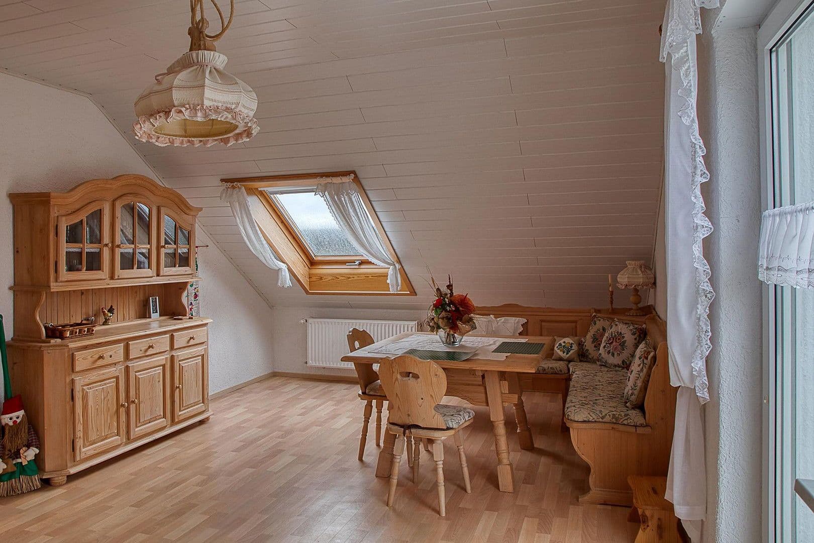 Prodej domu 293 m², pozemek 1.039 m², Markt Taschendorf, Bavorsko Prodej domu 293 m², pozemek 1.039 m², Markt Taschendorf, Bavorsko