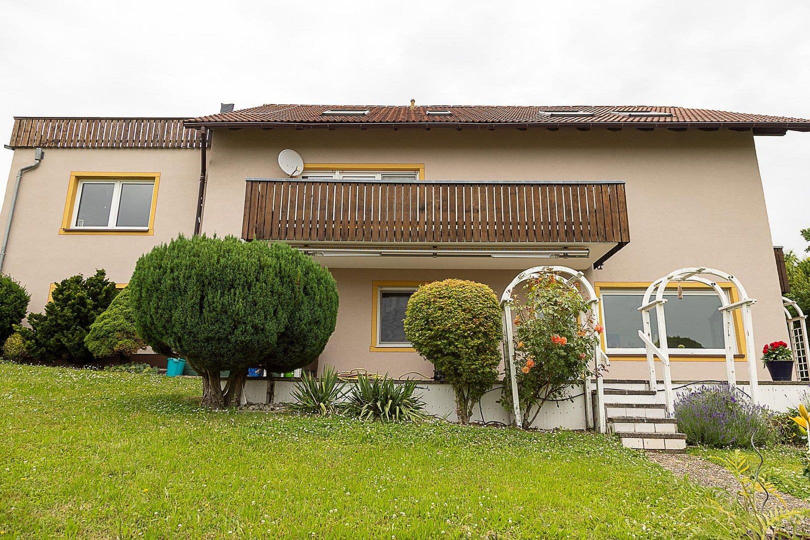 Prodej domu 293 m², pozemek 1.039 m², Markt Taschendorf, Bavorsko Prodej domu 293 m², pozemek 1.039 m², Markt Taschendorf, Bavorsko