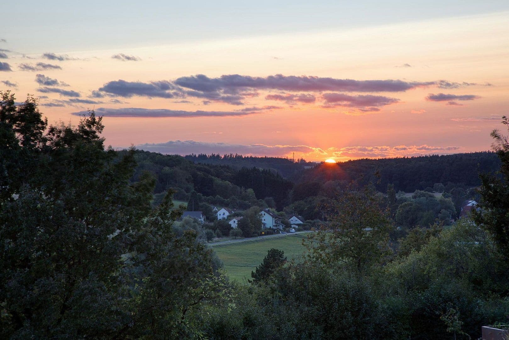 Prodej domu 293 m², pozemek 1.039 m², Markt Taschendorf, Bavorsko Prodej domu 293 m², pozemek 1.039 m², Markt Taschendorf, Bavorsko