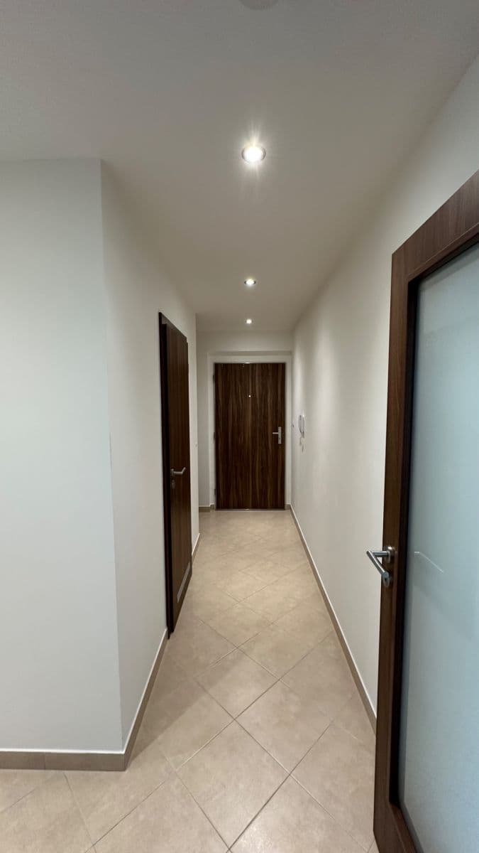 Pronájem bytu 2+kk 60 m², Modenská, Praha, Praha Pronájem bytu 2+kk 60 m², Modenská, Praha, Praha