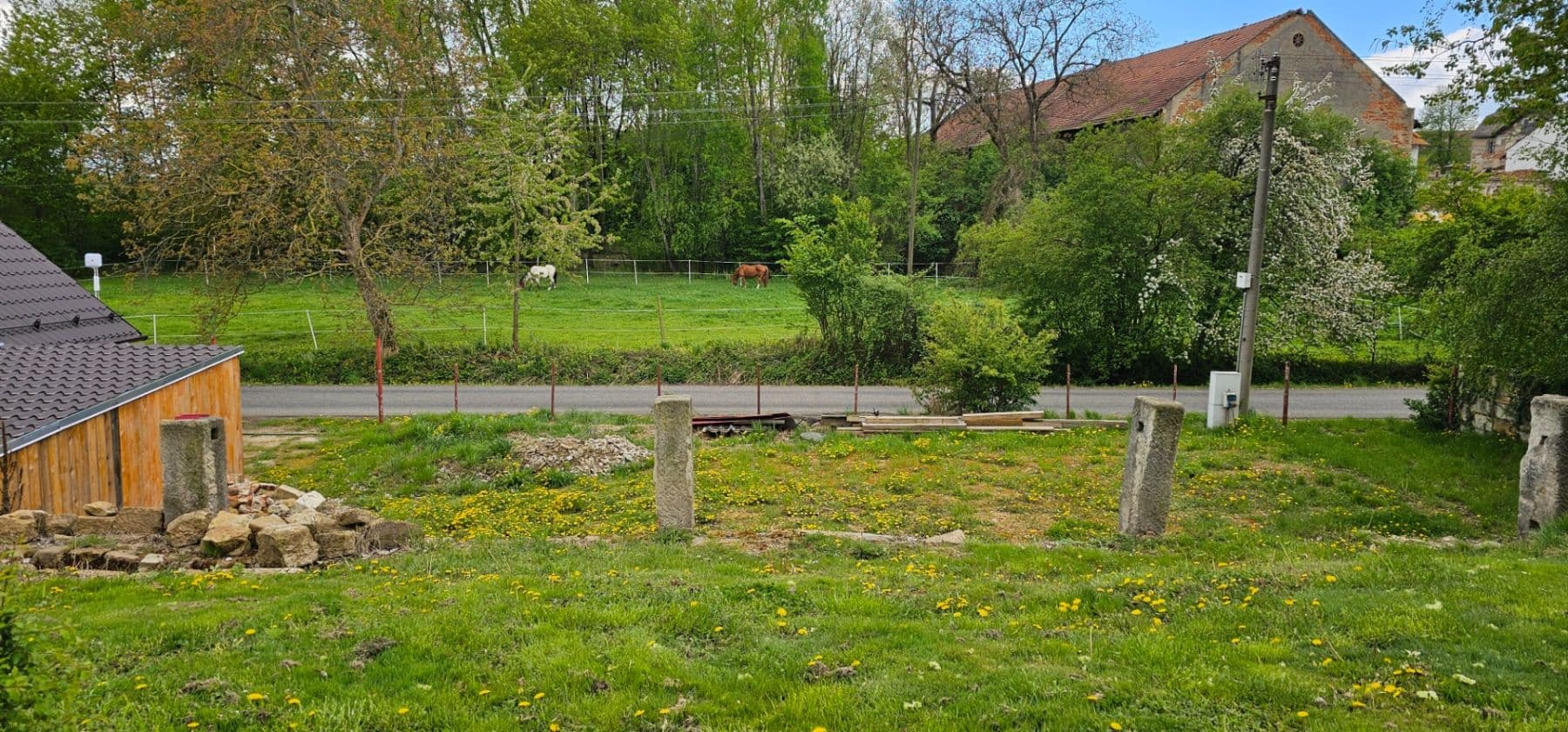 Prodej pozemku 700 m², Katusice, Středočeský kraj Prodej pozemku 700 m², Katusice, Středočeský kraj