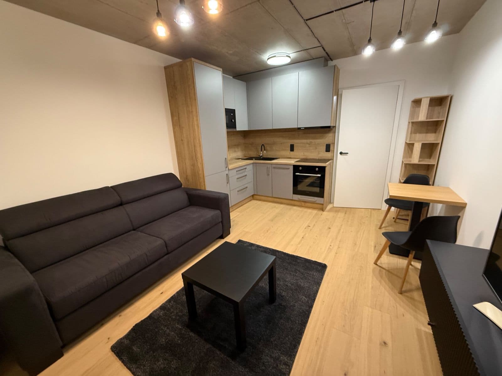 Pronájem bytu 1+kk 26 m², Bratislavská, Brno, Jihomoravský kraj Pronájem bytu 1+kk 26 m², Bratislavská, Brno, Jihomoravský kraj