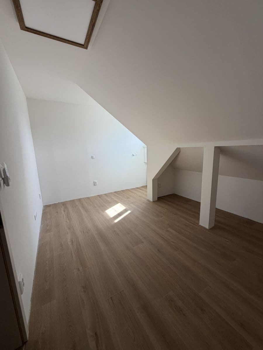 Pronájem bytu 4+kk 130 m², Novohradská, České Budějovice, Jihočeský kraj Pronájem bytu 4+kk 130 m², Novohradská, České Budějovice, Jihočeský kraj