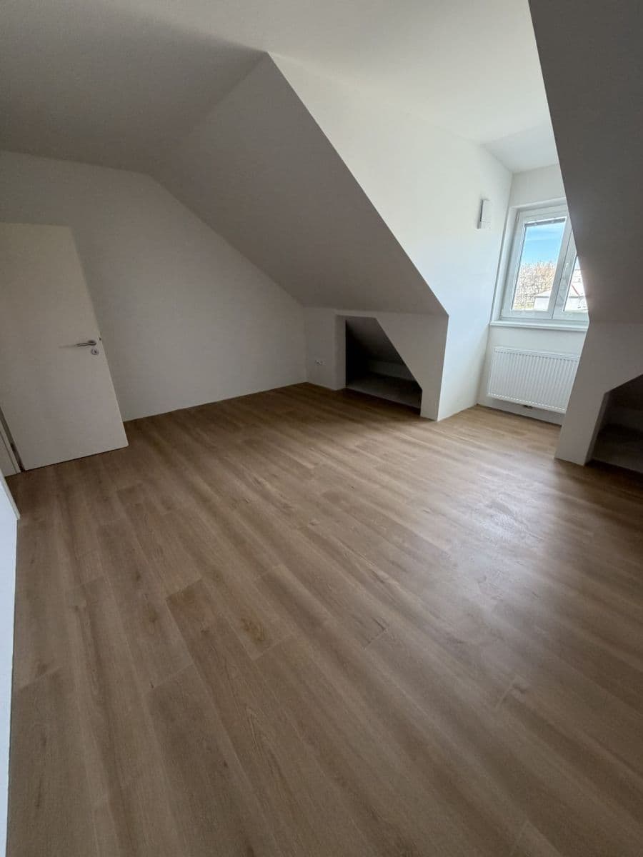 Pronájem bytu 4+kk 130 m², Novohradská, České Budějovice, Jihočeský kraj Pronájem bytu 4+kk 130 m², Novohradská, České Budějovice, Jihočeský kraj
