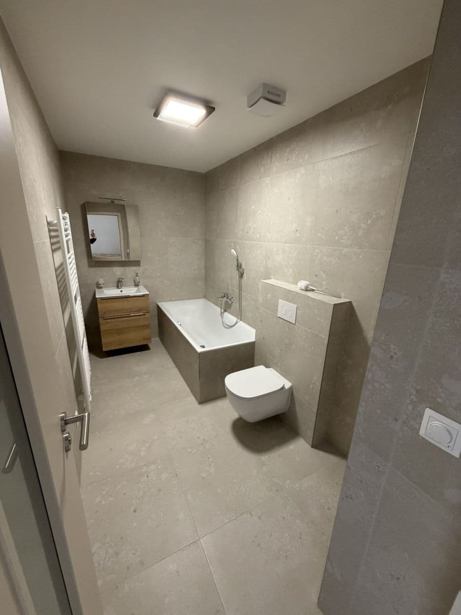 Pronájem bytu 4+kk 130 m², Novohradská, České Budějovice, Jihočeský kraj Pronájem bytu 4+kk 130 m², Novohradská, České Budějovice, Jihočeský kraj