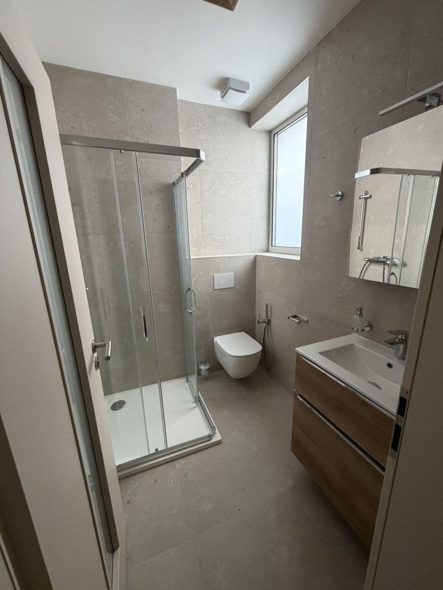 Pronájem bytu 4+kk 130 m², Novohradská, České Budějovice, Jihočeský kraj Pronájem bytu 4+kk 130 m², Novohradská, České Budějovice, Jihočeský kraj