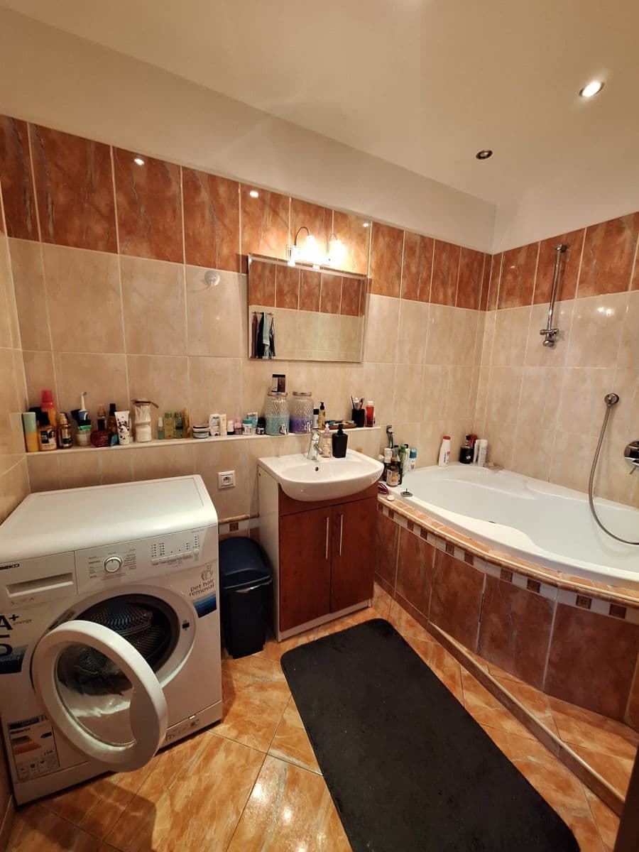 Prodej bytu 3+1 81 m², Pekárenská, České Budějovice, Jihočeský kraj Prodej bytu 3+1 81 m², Pekárenská, České Budějovice, Jihočeský kraj