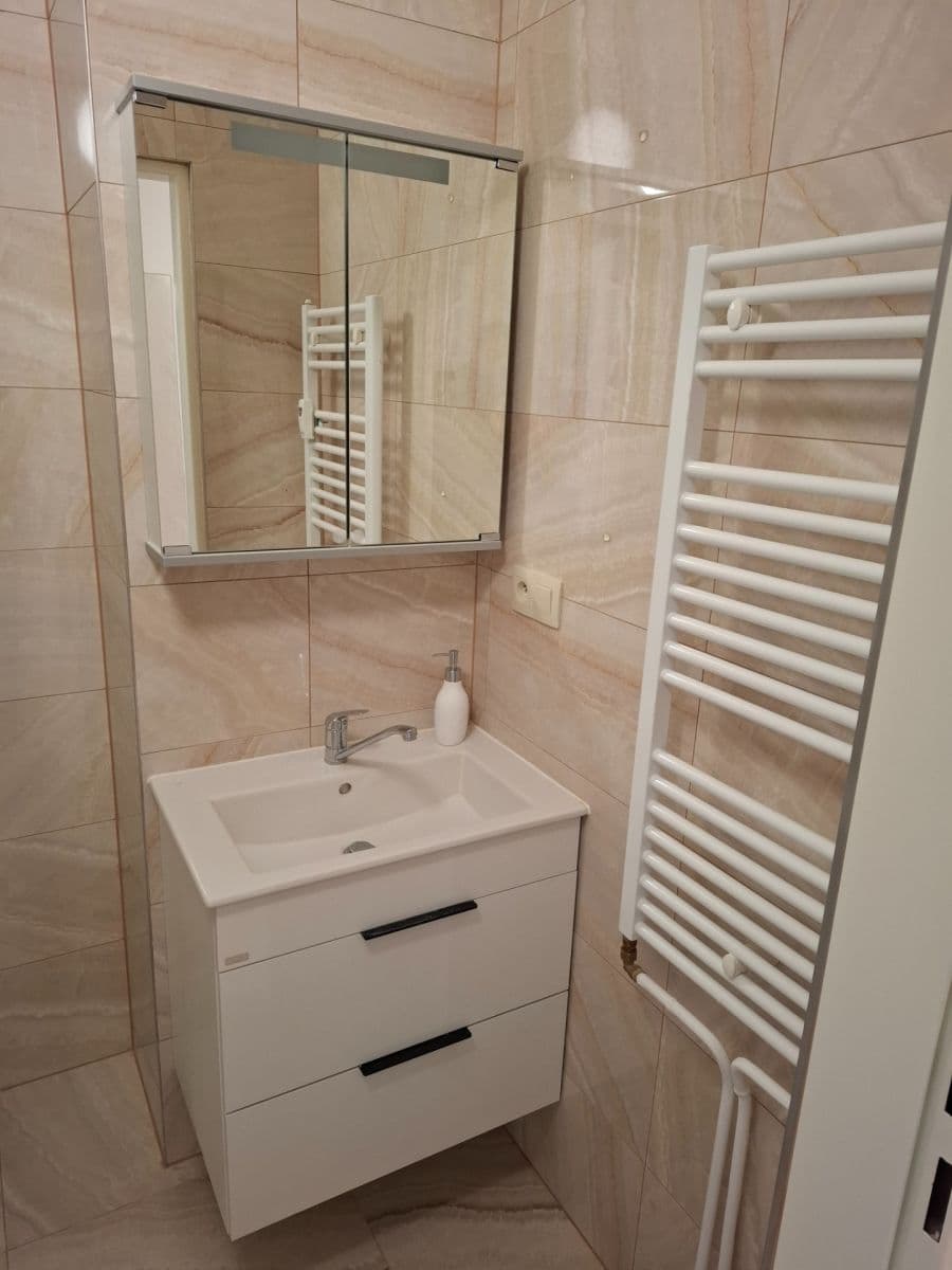 Pronájem bytu 3+1 73 m², Klecany, Středočeský kraj Pronájem bytu 3+1 73 m², Klecany, Středočeský kraj