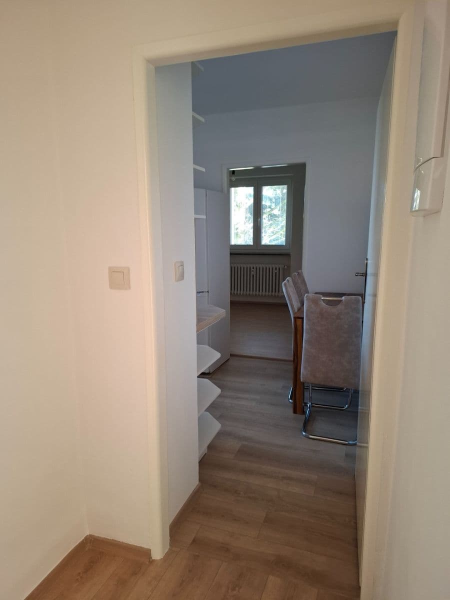 Pronájem bytu 3+1 73 m², Klecany, Středočeský kraj Pronájem bytu 3+1 73 m², Klecany, Středočeský kraj