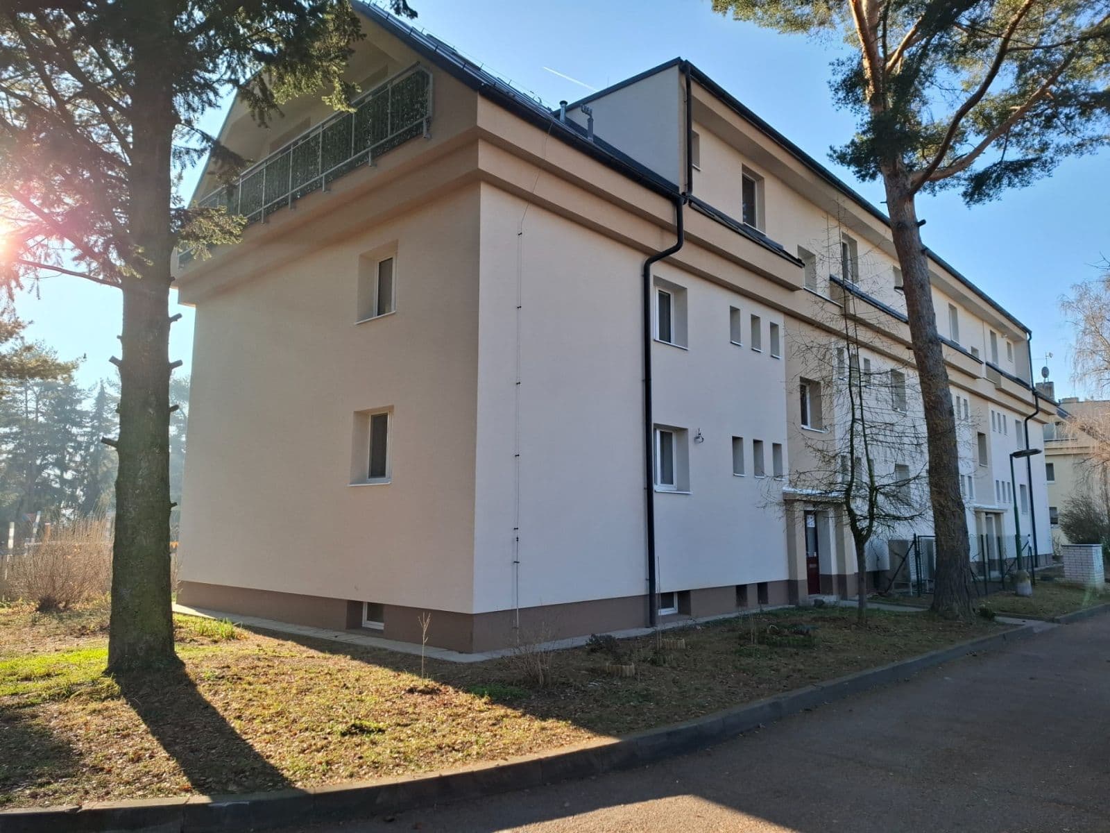 Pronájem bytu 3+1 73 m², Klecany, Středočeský kraj Pronájem bytu 3+1 73 m², Klecany, Středočeský kraj