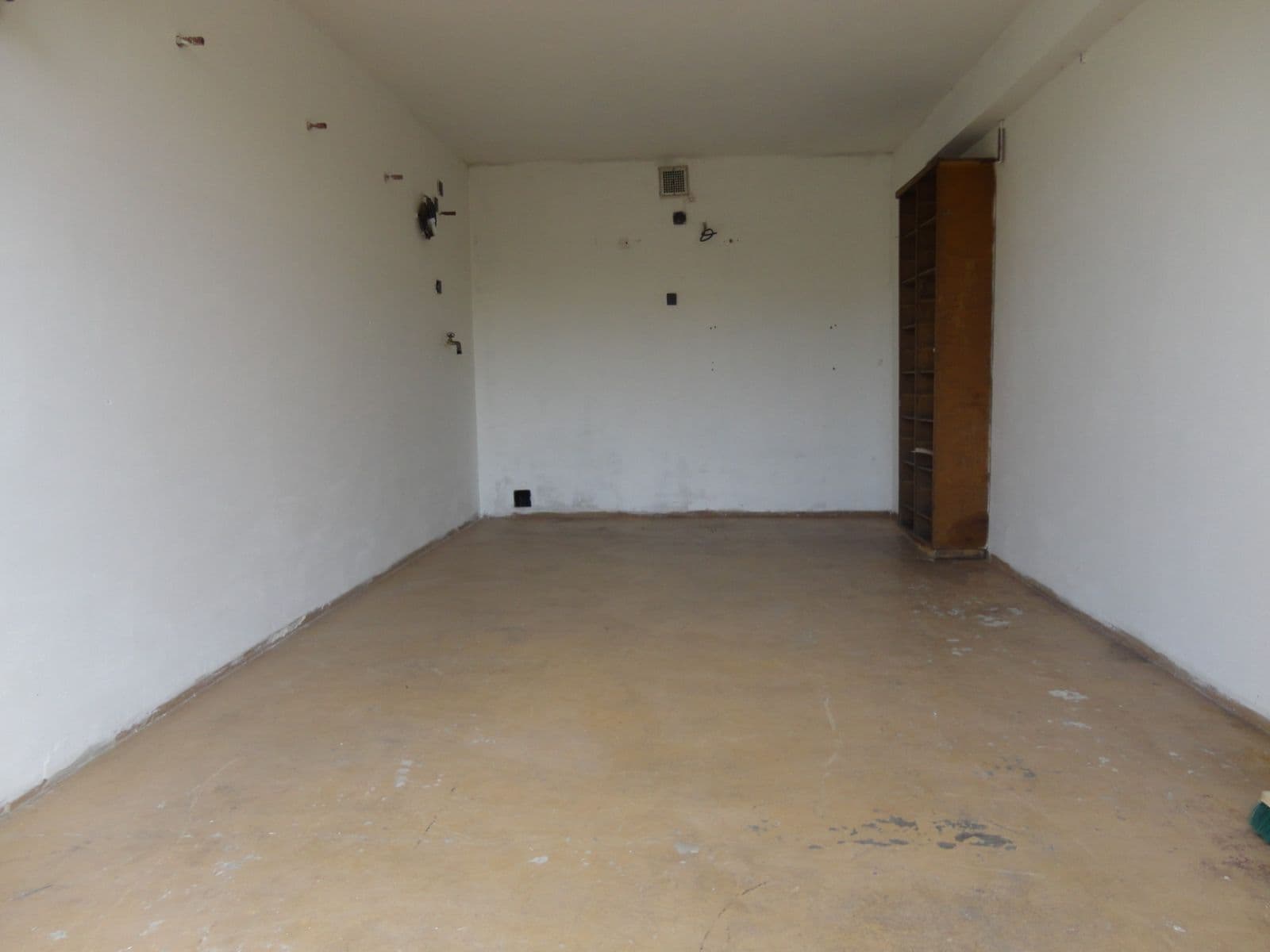 Pronájem garáže 20 m², Balbínova, Brno, Jihomoravský kraj Pronájem garáže 20 m², Balbínova, Brno, Jihomoravský kraj