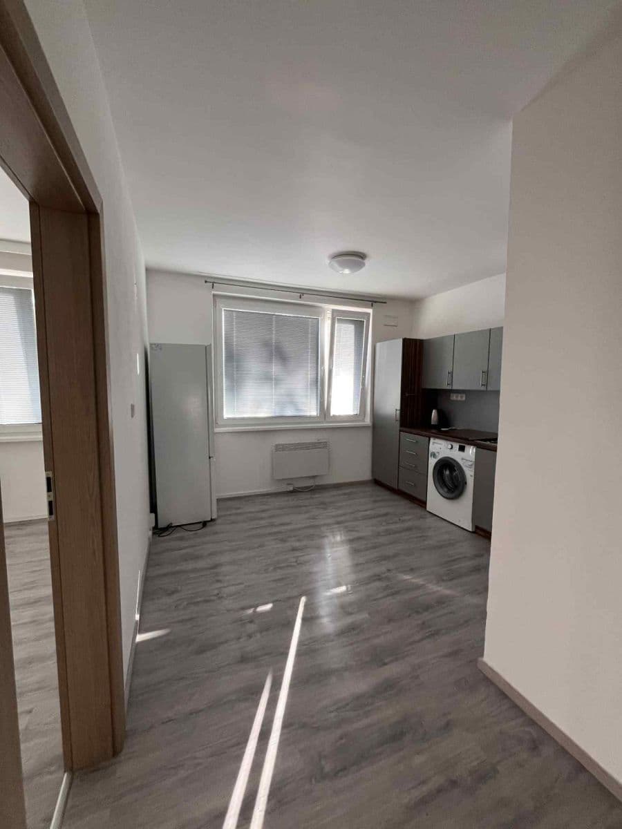 Pronájem bytu 1+1 33 m², Nádražní, Hrušovany nad Jevišovkou, Jihomoravský kraj Pronájem bytu 1+1 33 m², Nádražní, Hrušovany nad Jevišovkou, Jihomoravský kraj