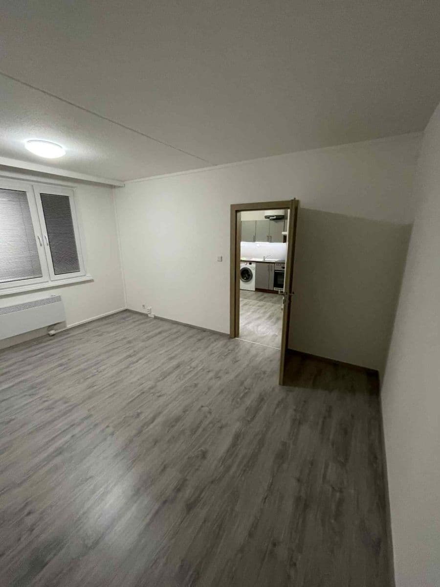 Pronájem bytu 1+1 33 m², Nádražní, Hrušovany nad Jevišovkou, Jihomoravský kraj Pronájem bytu 1+1 33 m², Nádražní, Hrušovany nad Jevišovkou, Jihomoravský kraj