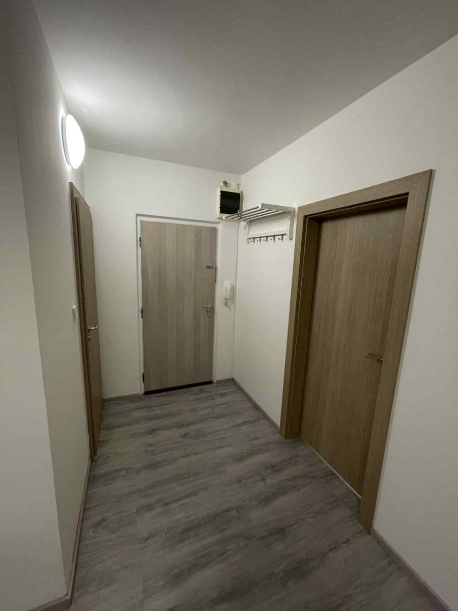 Pronájem bytu 1+1 33 m², Nádražní, Hrušovany nad Jevišovkou, Jihomoravský kraj Pronájem bytu 1+1 33 m², Nádražní, Hrušovany nad Jevišovkou, Jihomoravský kraj