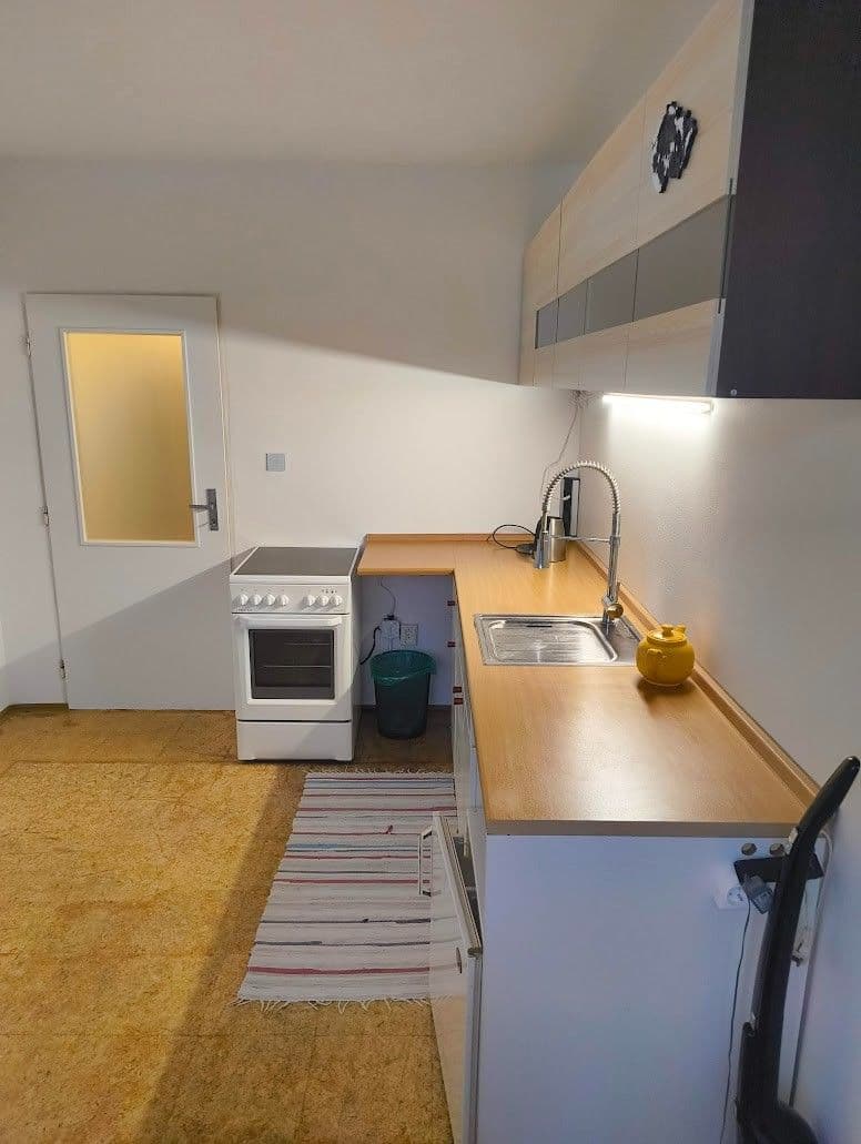 Pronájem bytu 1+1 37 m², Bellušova, Praha, Praha Pronájem bytu 1+1 37 m², Bellušova, Praha, Praha