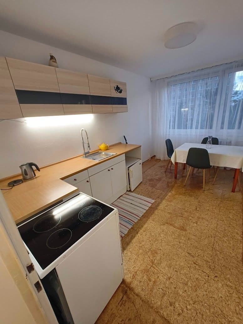 Pronájem bytu 1+1 37 m², Bellušova, Praha, Praha Pronájem bytu 1+1 37 m², Bellušova, Praha, Praha