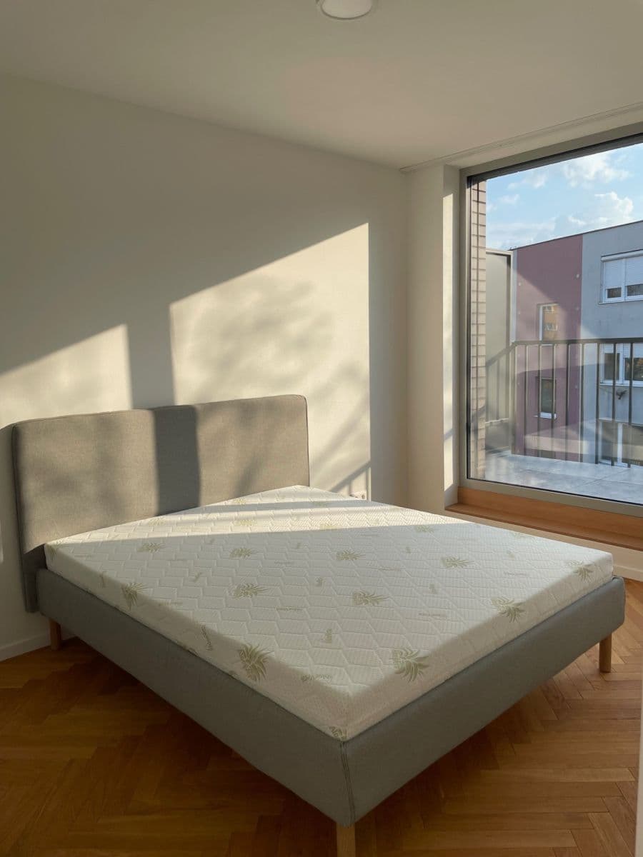 Pronájem bytu 2+1 55 m², Janka Kráľa, Nitra, Nitriansky kraj Pronájem bytu 2+1 55 m², Janka Kráľa, Nitra, Nitriansky kraj