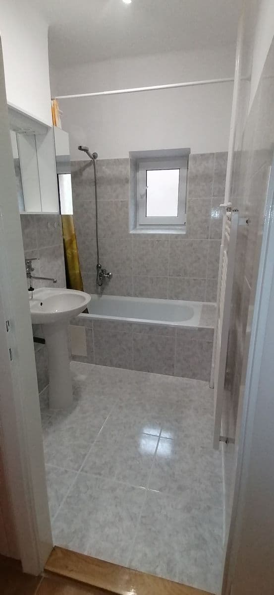 Pronájem bytu 3+1 100 m², Sadová, Třebíč, Kraj Vysočina Pronájem bytu 3+1 100 m², Sadová, Třebíč, Kraj Vysočina