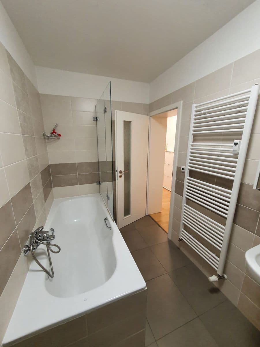 Pronájem bytu 2+kk 41 m², Na Rovnosti, Praha, Praha Pronájem bytu 2+kk 41 m², Na Rovnosti, Praha, Praha