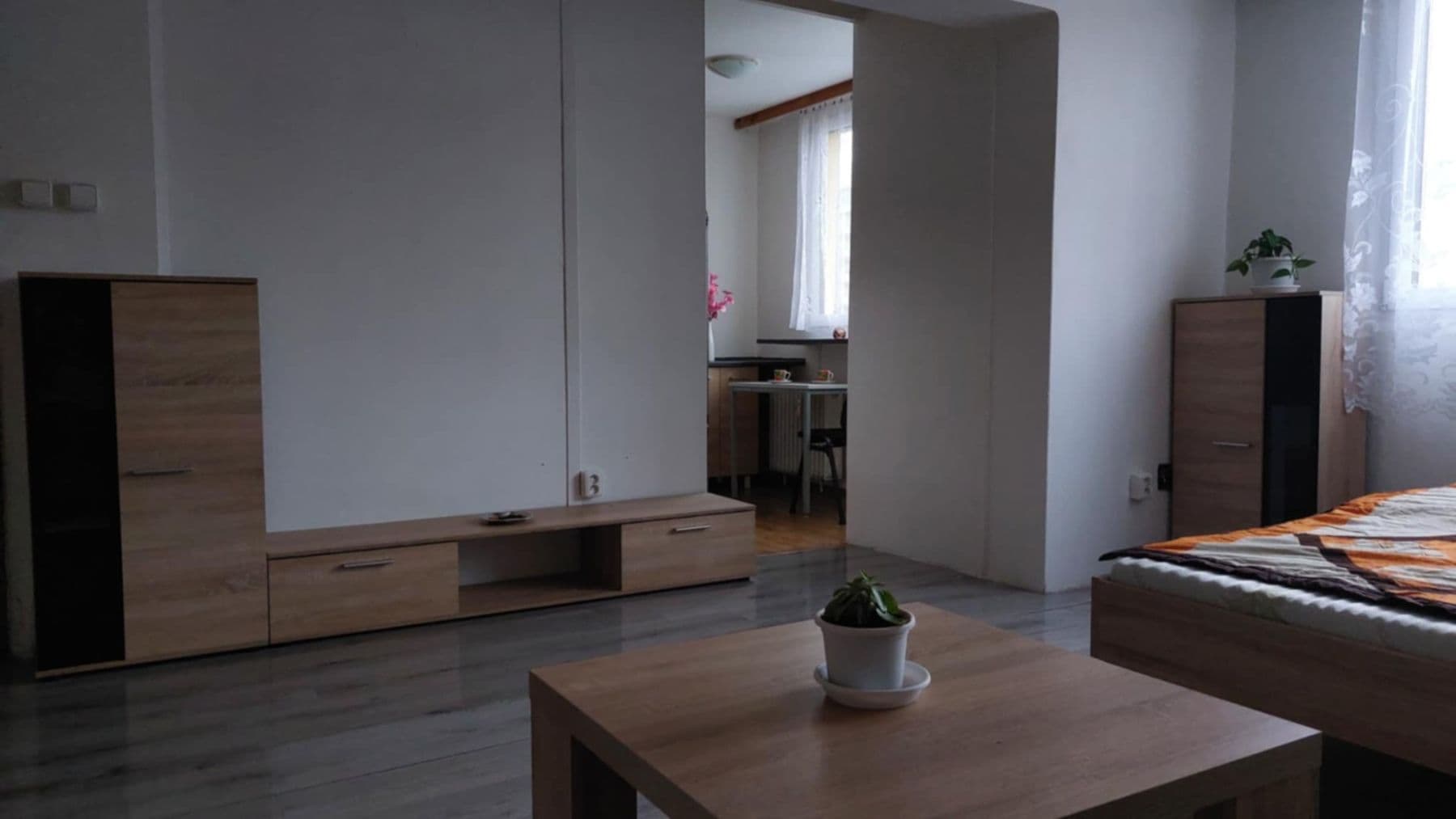 Pronájem bytu 1+1 38 m², náměstí Republiky, Mladá Boleslav, Středočeský kraj Pronájem bytu 1+1 38 m², náměstí Republiky, Mladá Boleslav, Středočeský kraj