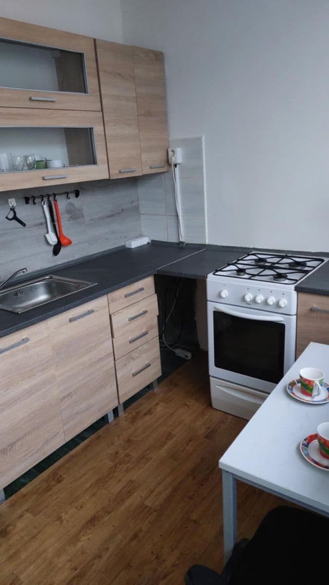 Pronájem bytu 1+1 38 m², náměstí Republiky, Mladá Boleslav, Středočeský kraj Pronájem bytu 1+1 38 m², náměstí Republiky, Mladá Boleslav, Středočeský kraj