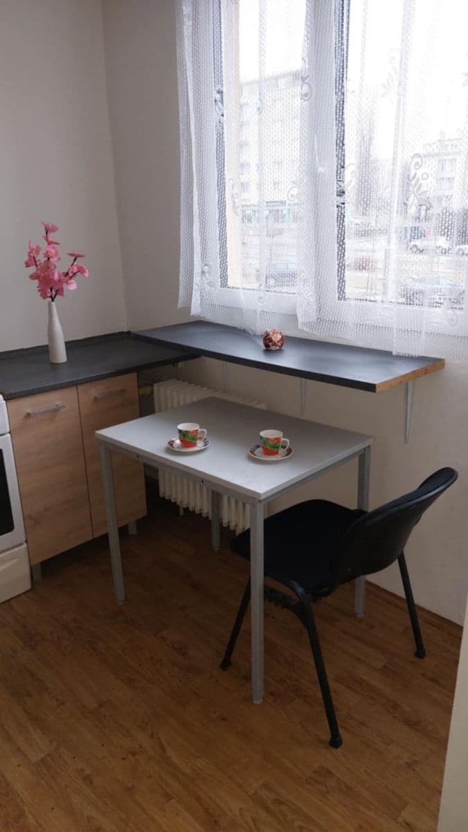 Pronájem bytu 1+1 38 m², náměstí Republiky, Mladá Boleslav, Středočeský kraj Pronájem bytu 1+1 38 m², náměstí Republiky, Mladá Boleslav, Středočeský kraj