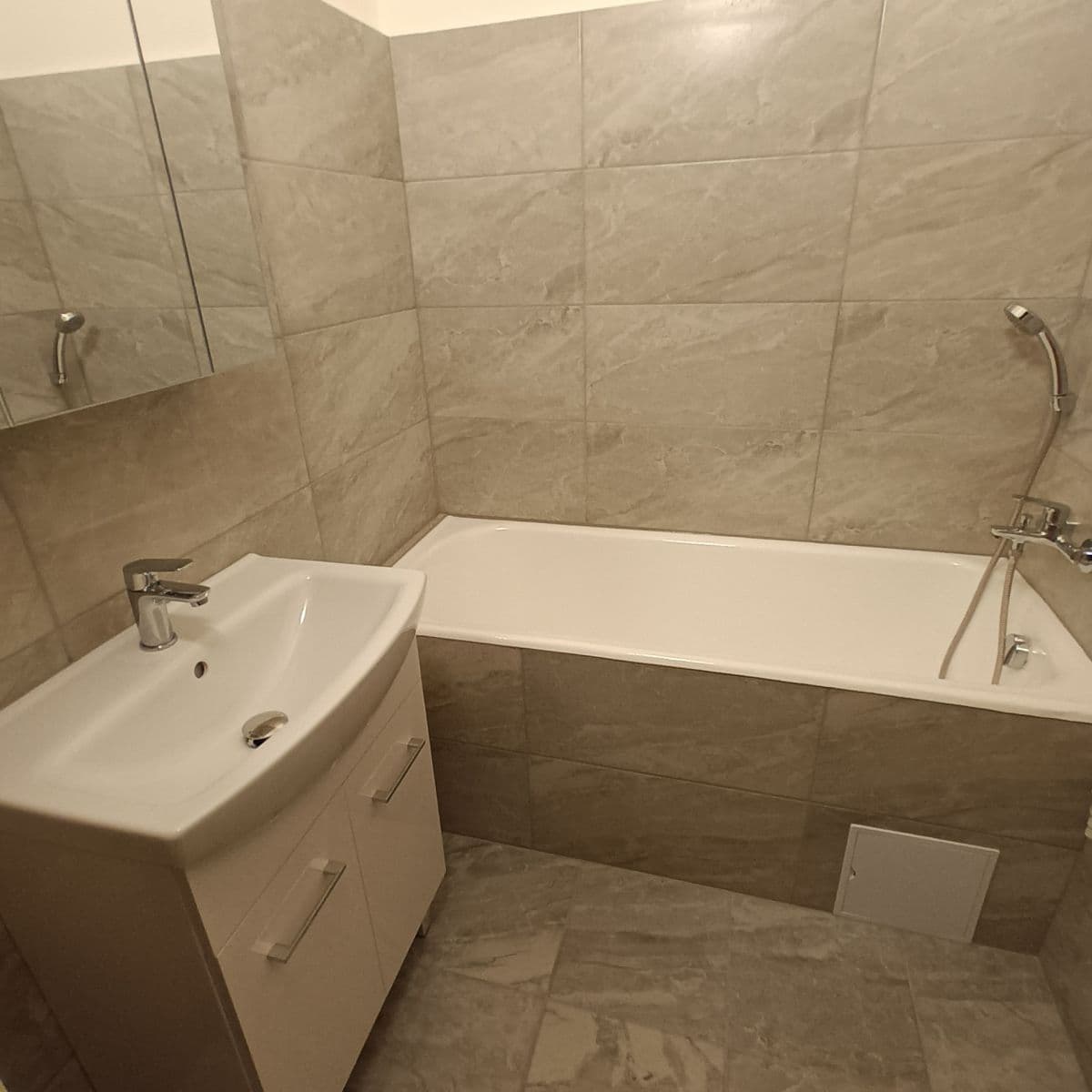 Pronájem bytu 3+1 104 m², Fričova, Dobříš, Středočeský kraj Pronájem bytu 3+1 104 m², Fričova, Dobříš, Středočeský kraj