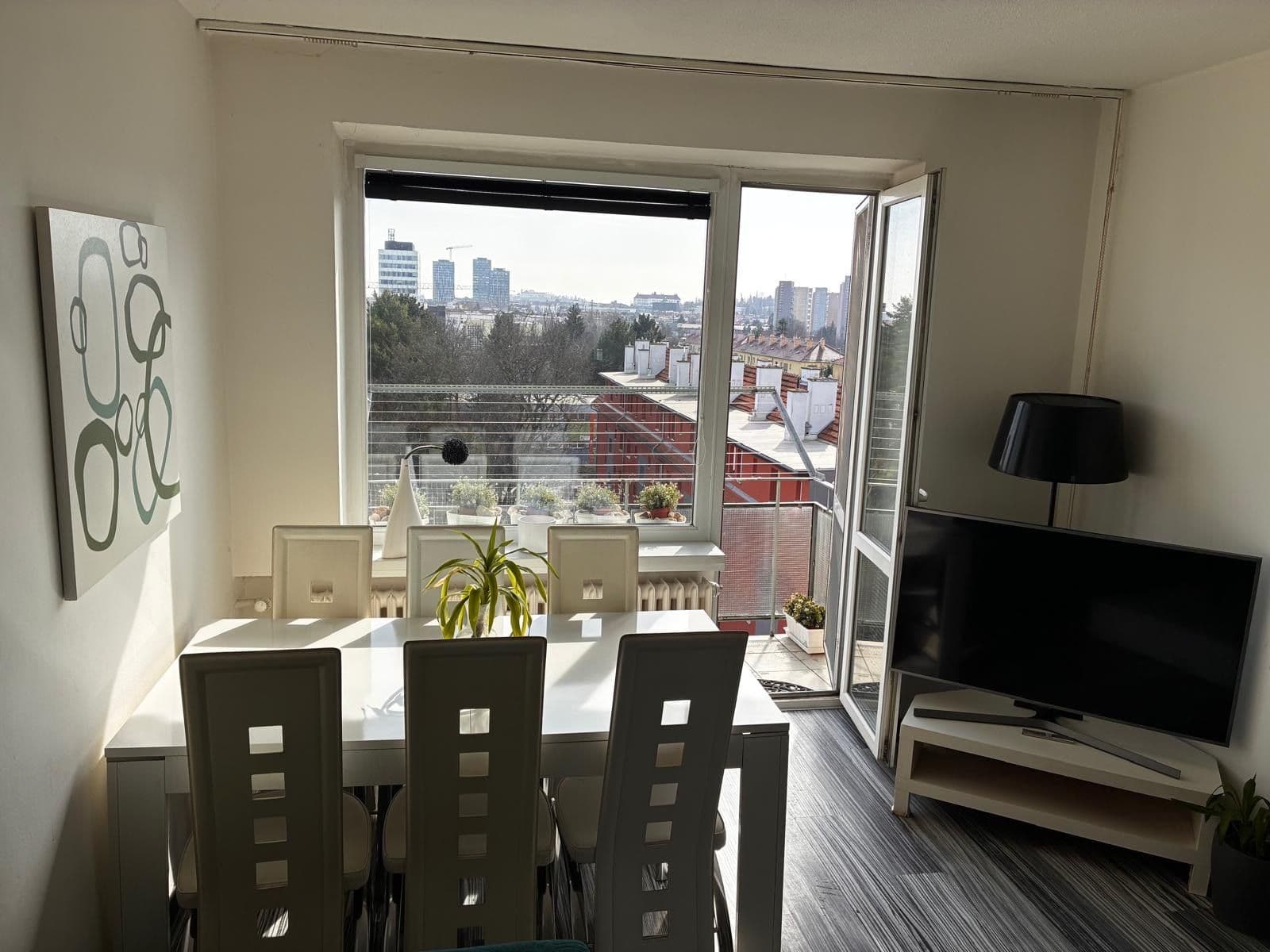 Pronájem bytu 3+1 75 m², Svatopluka Čecha, Brno, Jihomoravský kraj Pronájem bytu 3+1 75 m², Svatopluka Čecha, Brno, Jihomoravský kraj