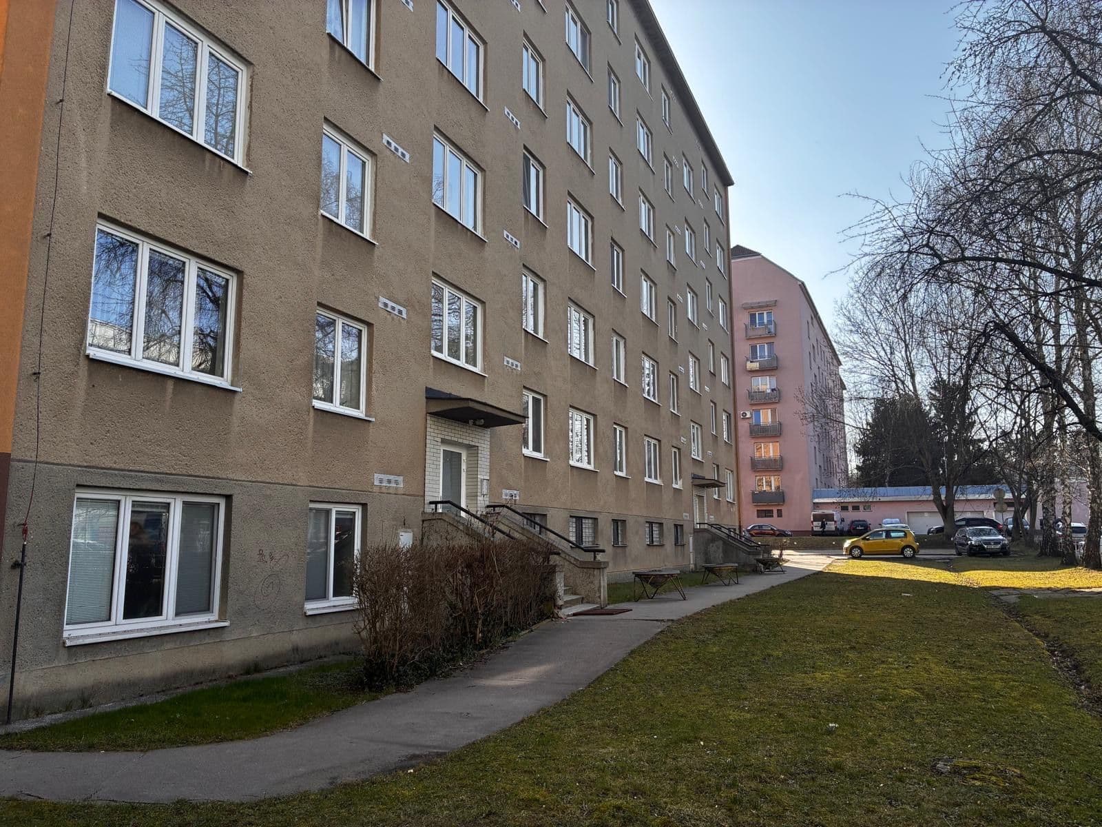 Pronájem bytu 3+1 75 m², Svatopluka Čecha, Brno, Jihomoravský kraj Pronájem bytu 3+1 75 m², Svatopluka Čecha, Brno, Jihomoravský kraj