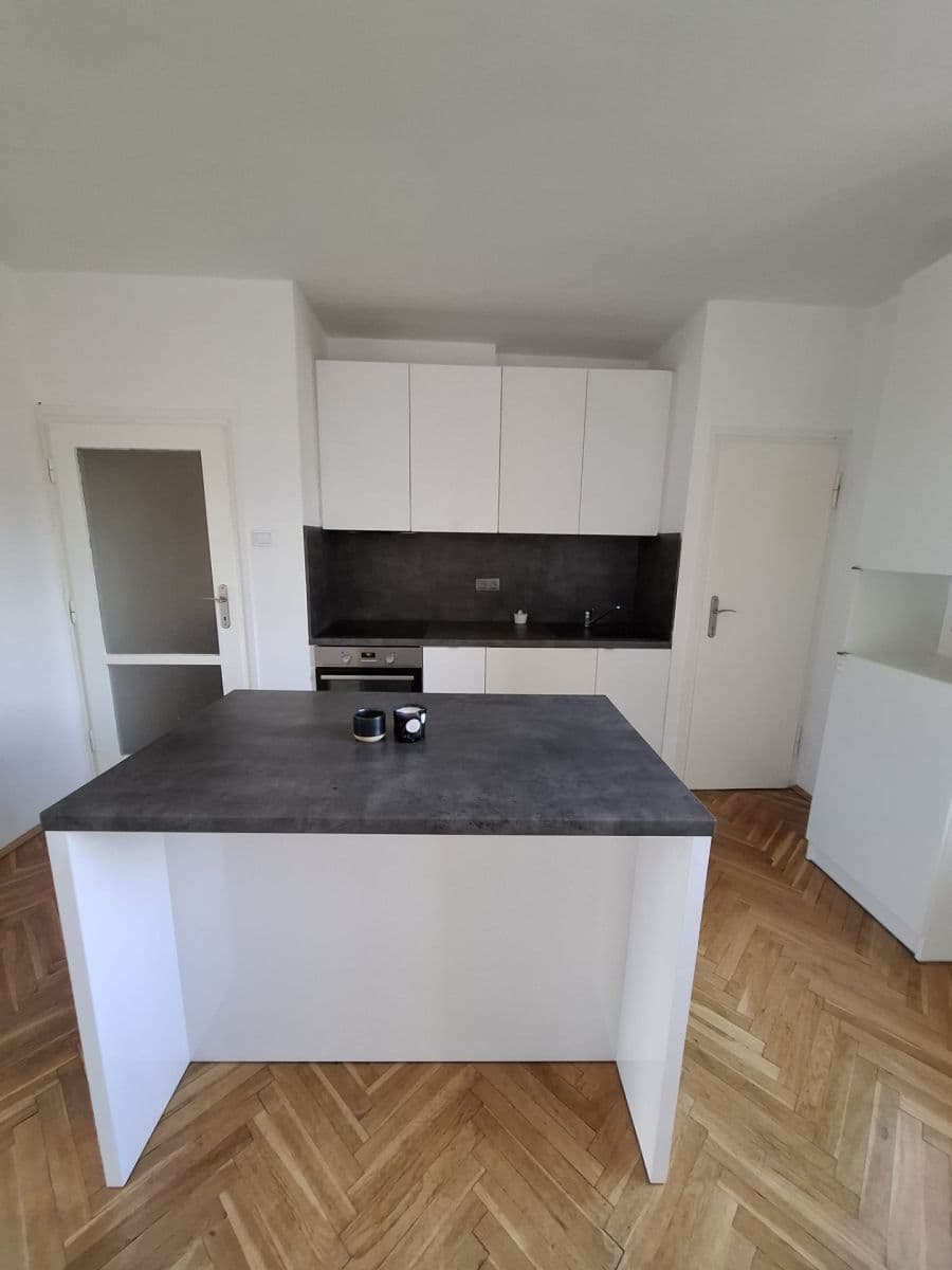 Pronájem bytu 2+kk 42 m², Obilní trh, Brno, Jihomoravský kraj Pronájem bytu 2+kk 42 m², Obilní trh, Brno, Jihomoravský kraj