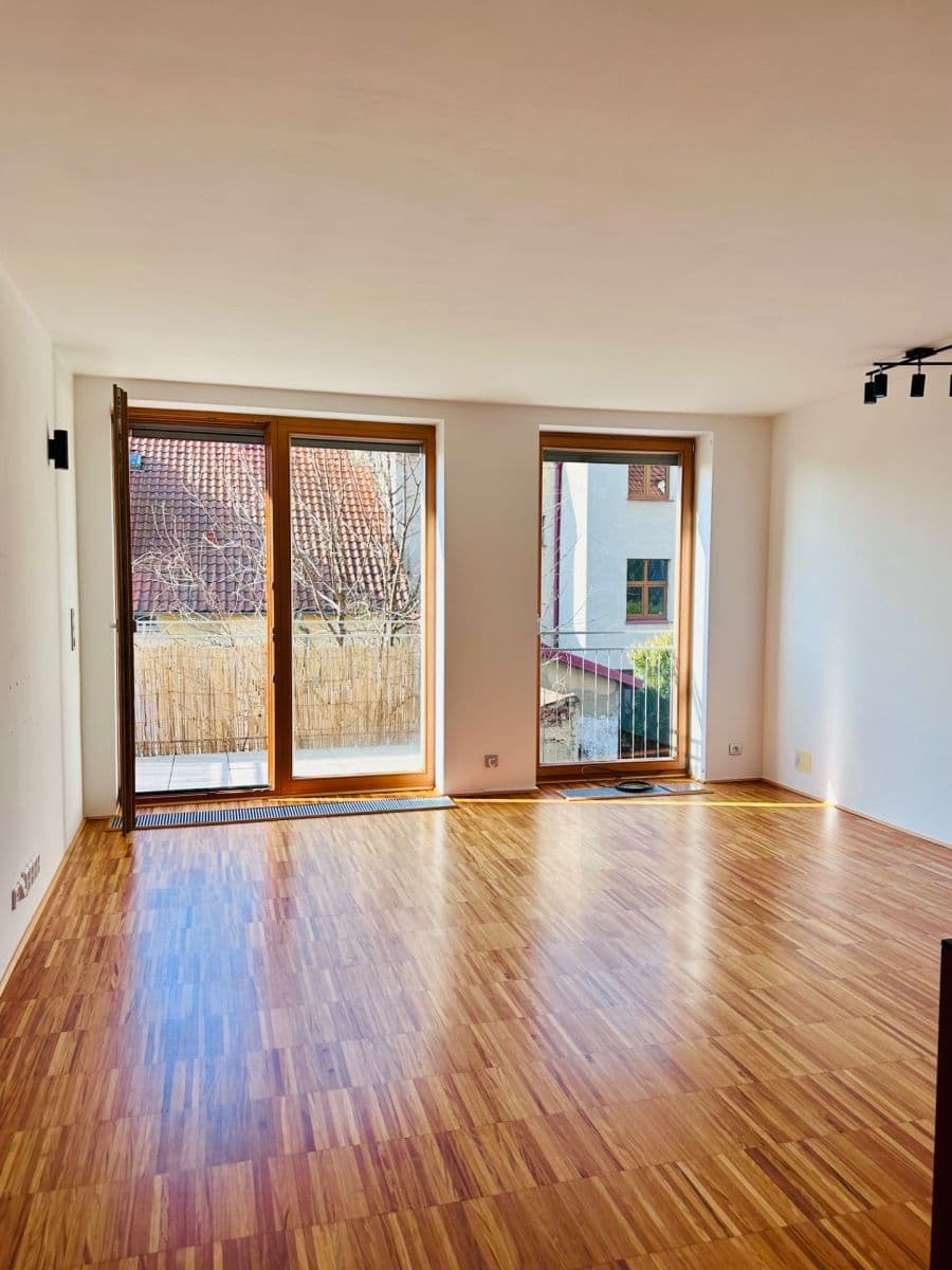 Pronájem bytu 3+kk 77 m², Pod Hliništěm, Praha, Praha Pronájem bytu 3+kk 77 m², Pod Hliništěm, Praha, Praha