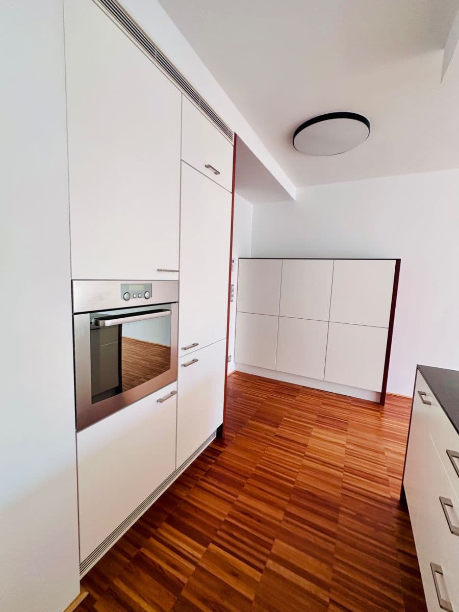 Pronájem bytu 3+kk 77 m², Pod Hliništěm, Praha, Praha Pronájem bytu 3+kk 77 m², Pod Hliništěm, Praha, Praha