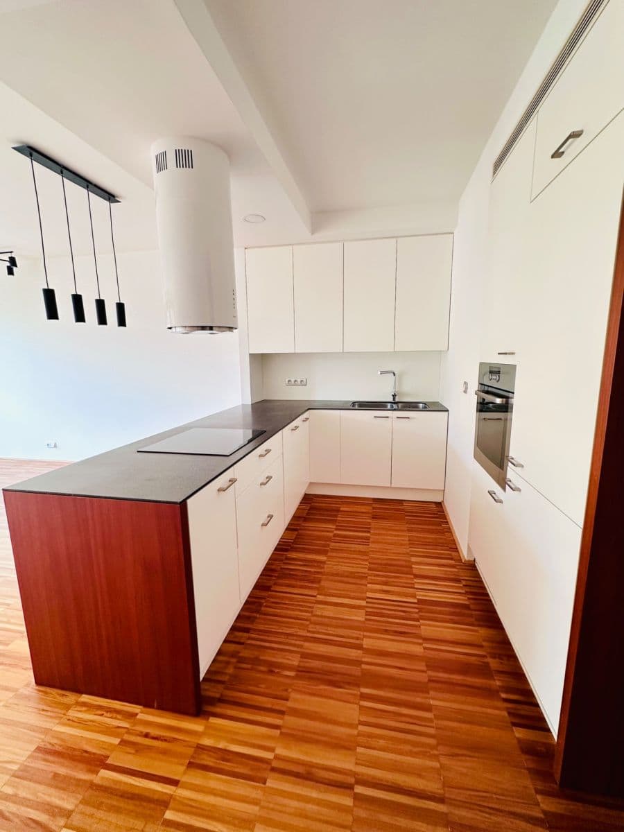 Pronájem bytu 3+kk 77 m², Pod Hliništěm, Praha, Praha Pronájem bytu 3+kk 77 m², Pod Hliništěm, Praha, Praha