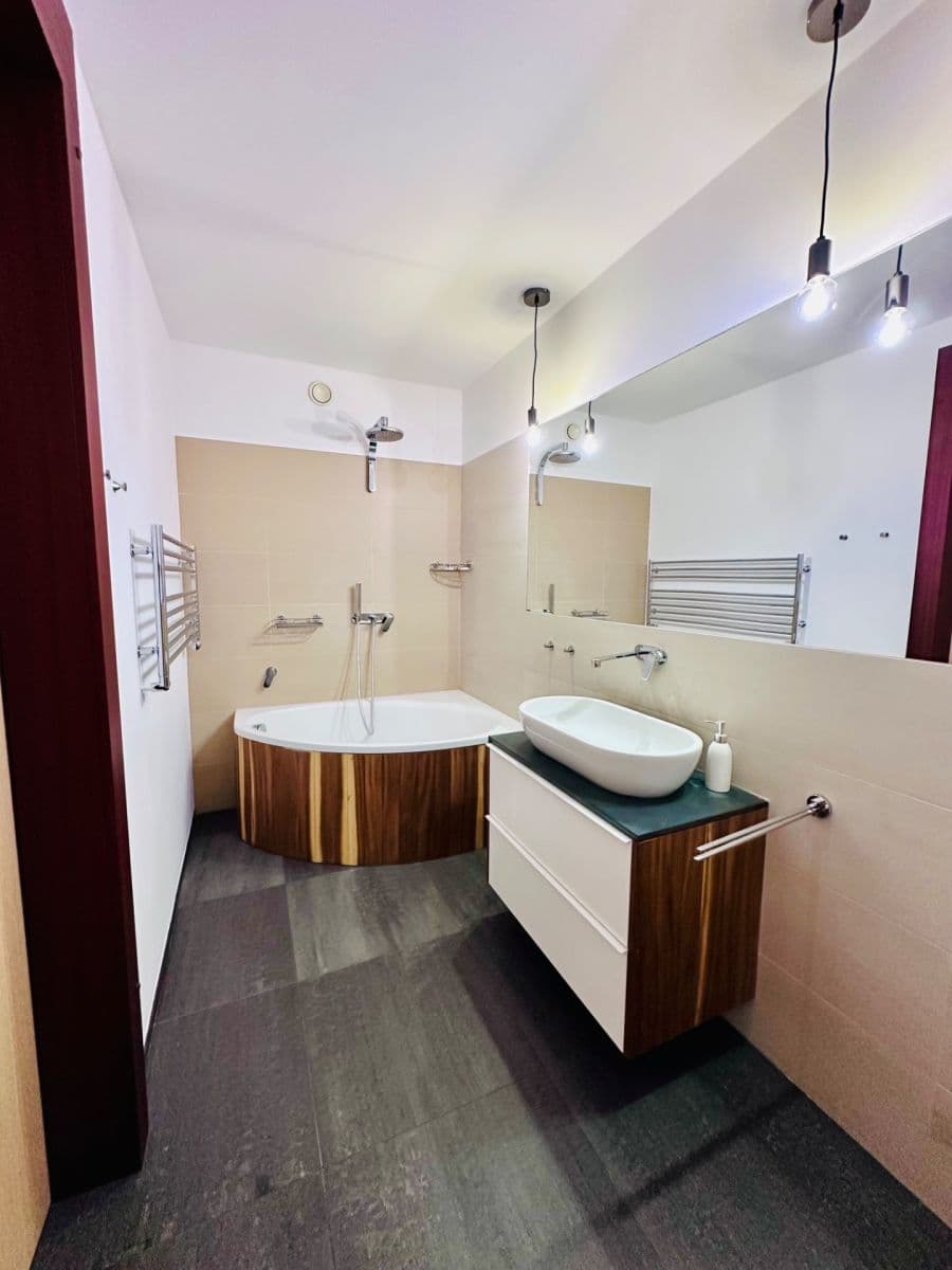 Pronájem bytu 3+kk 77 m², Pod Hliništěm, Praha, Praha Pronájem bytu 3+kk 77 m², Pod Hliništěm, Praha, Praha