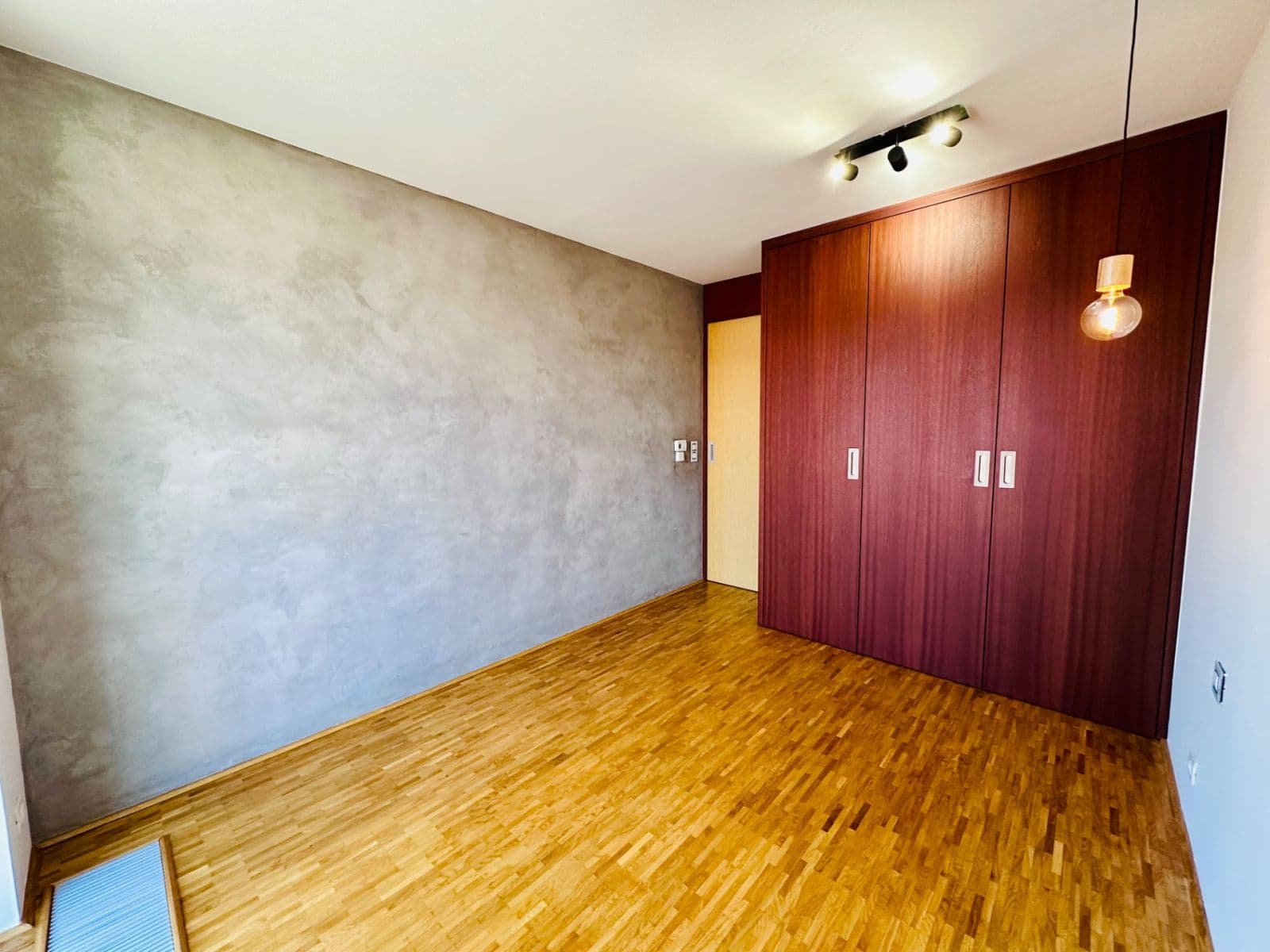 Pronájem bytu 3+kk 77 m², Pod Hliništěm, Praha, Praha Pronájem bytu 3+kk 77 m², Pod Hliništěm, Praha, Praha