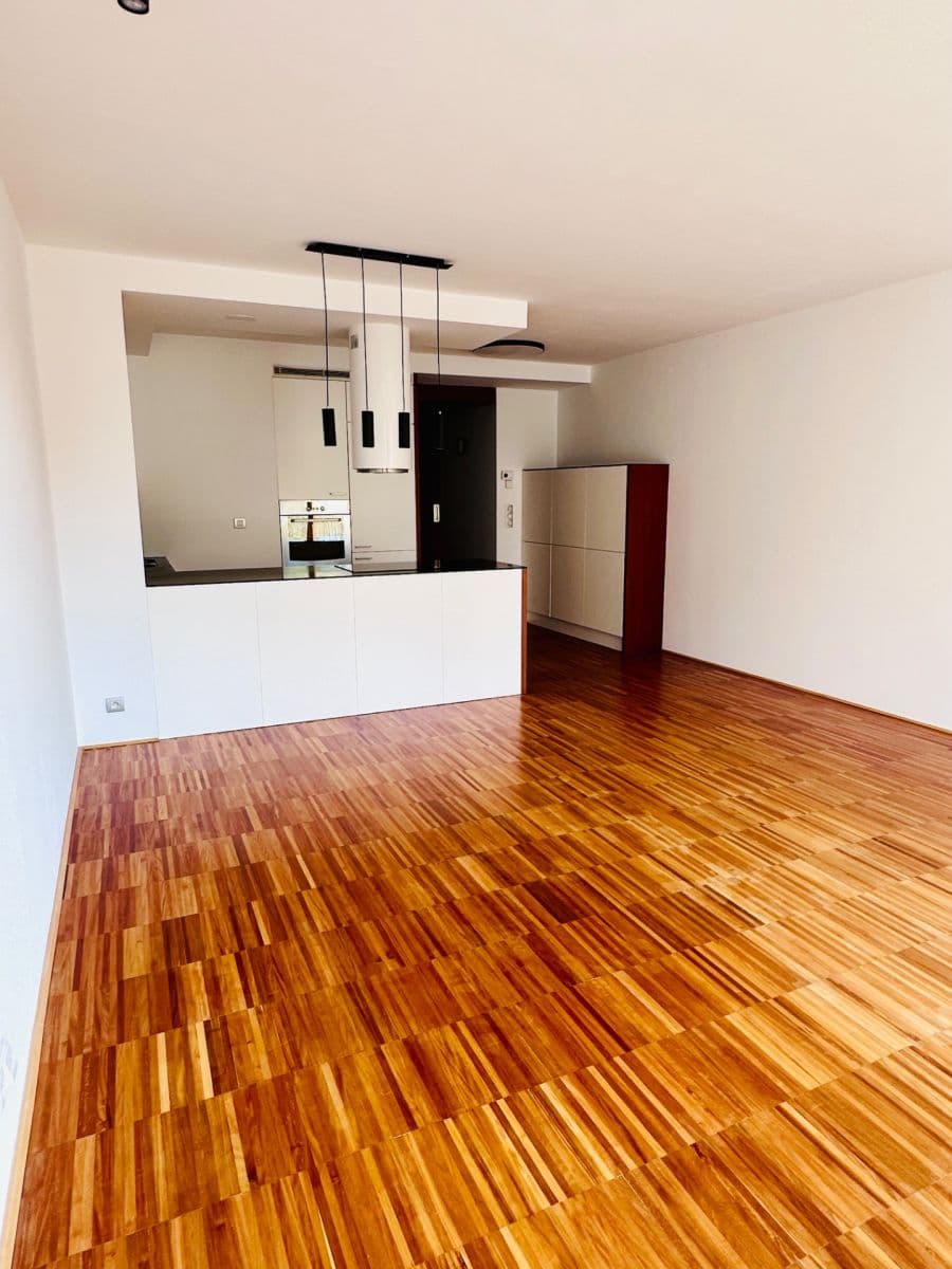 Pronájem bytu 3+kk 77 m², Pod Hliništěm, Praha, Praha Pronájem bytu 3+kk 77 m², Pod Hliništěm, Praha, Praha
