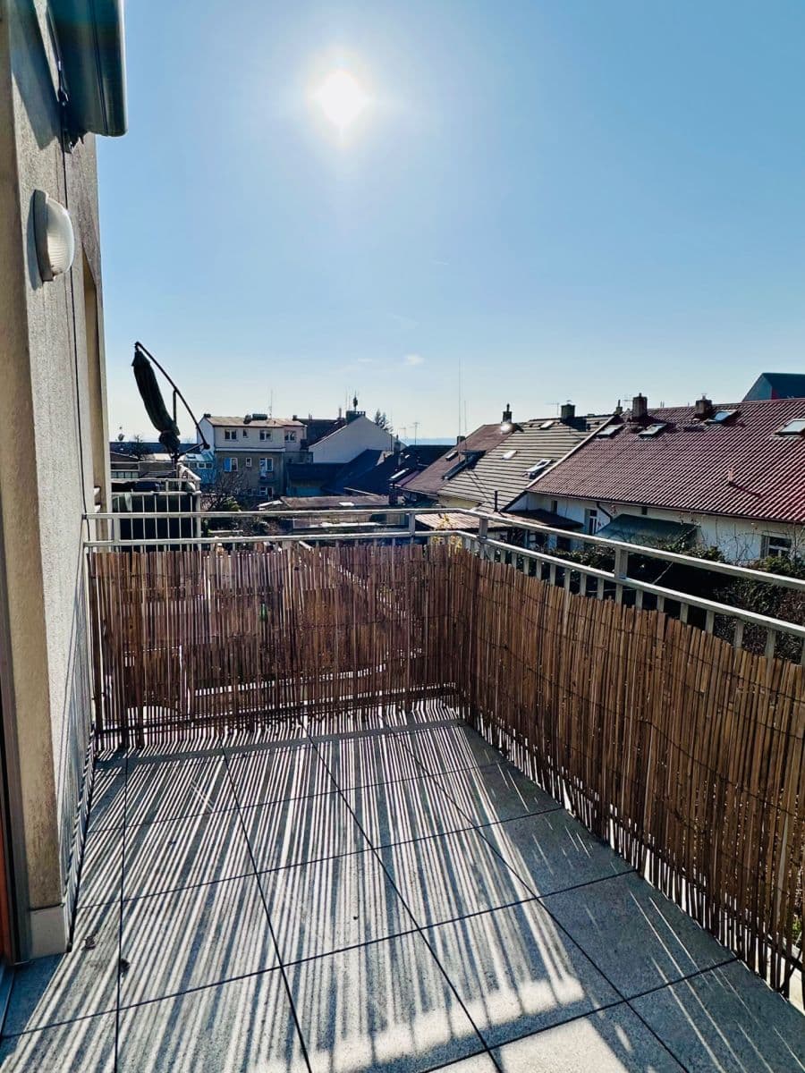 Pronájem bytu 3+kk 77 m², Pod Hliništěm, Praha, Praha Pronájem bytu 3+kk 77 m², Pod Hliništěm, Praha, Praha