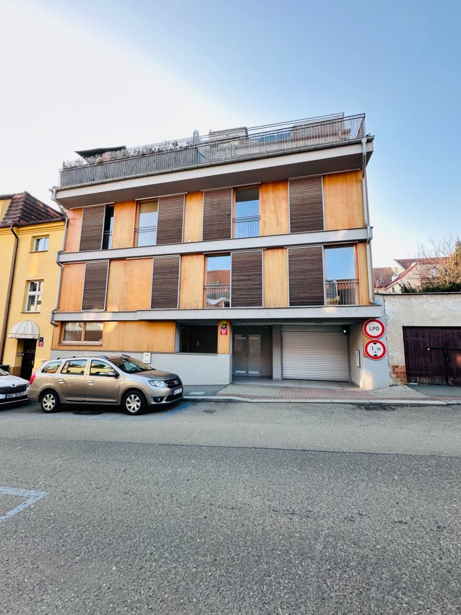 Pronájem bytu 3+kk 77 m², Pod Hliništěm, Praha, Praha Pronájem bytu 3+kk 77 m², Pod Hliništěm, Praha, Praha