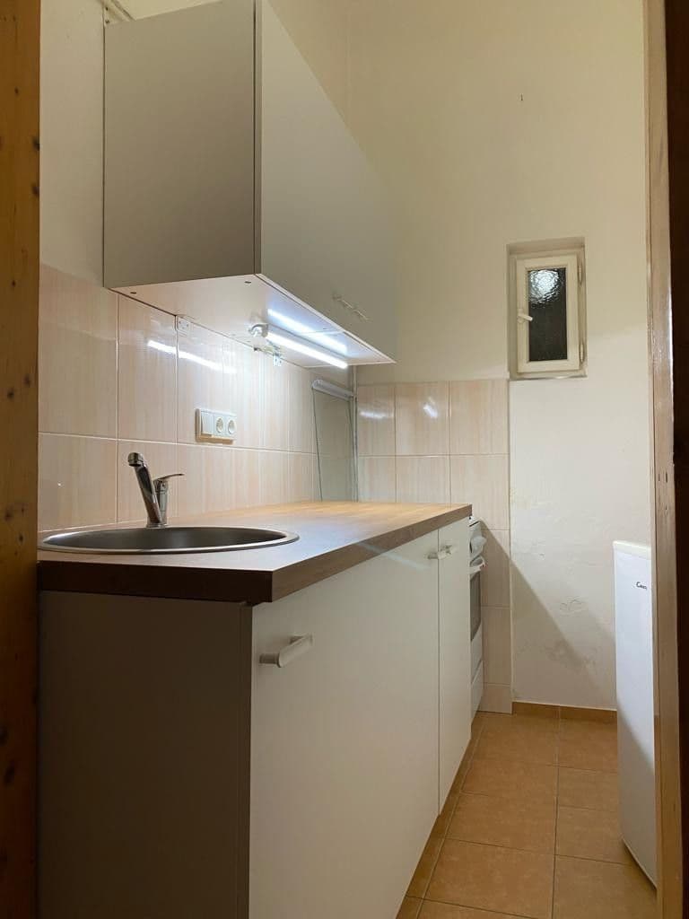 Pronájem bytu 1+1 35 m², Velehradská, Praha, Praha Pronájem bytu 1+1 35 m², Velehradská, Praha, Praha