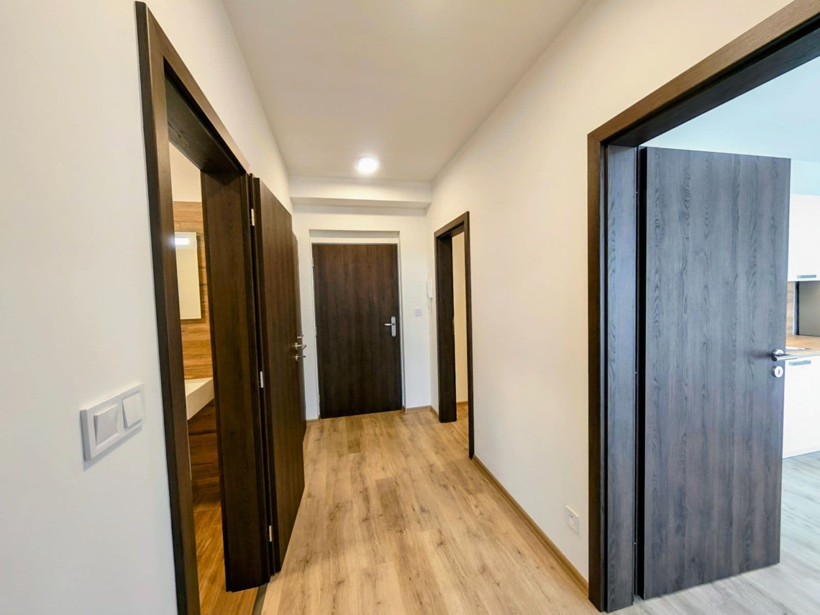 Pronájem bytu 2+kk 56 m², Topolová, Olomouc, Olomoucký kraj Pronájem bytu 2+kk 56 m², Topolová, Olomouc, Olomoucký kraj