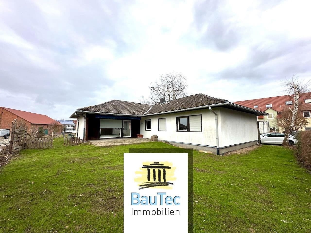 Prodej domu 149 m², pozemek 747 m², Rathausstraße 48a, Giesen, Dolní Sasko Prodej domu 149 m², pozemek 747 m², Rathausstraße 48a, Giesen, Dolní Sasko