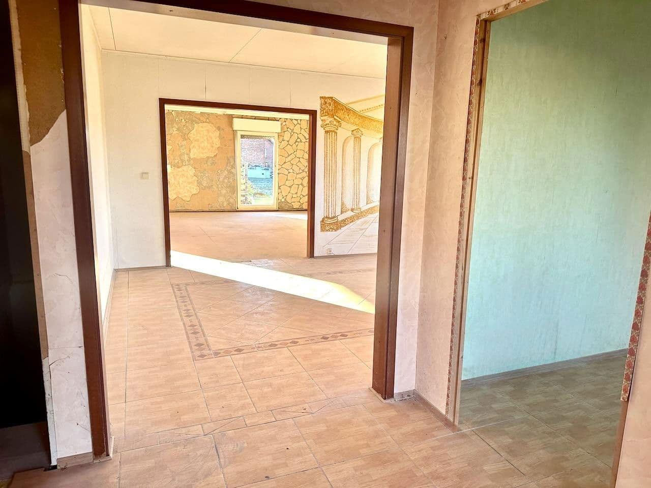 Prodej domu 149 m², pozemek 747 m², Rathausstraße 48a, Giesen, Dolní Sasko Prodej domu 149 m², pozemek 747 m², Rathausstraße 48a, Giesen, Dolní Sasko