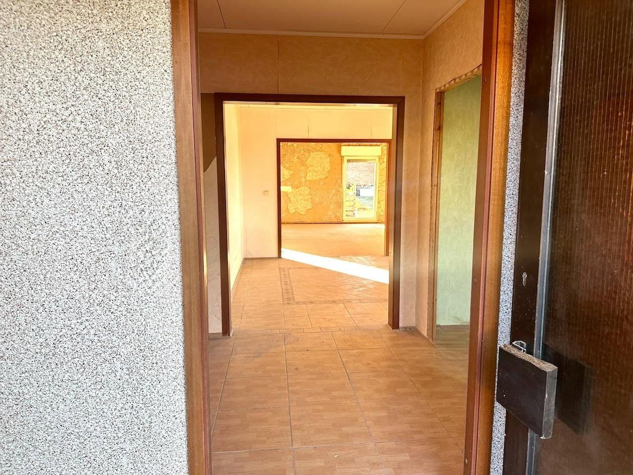 Prodej domu 149 m², pozemek 747 m², Rathausstraße 48a, Giesen, Dolní Sasko Prodej domu 149 m², pozemek 747 m², Rathausstraße 48a, Giesen, Dolní Sasko