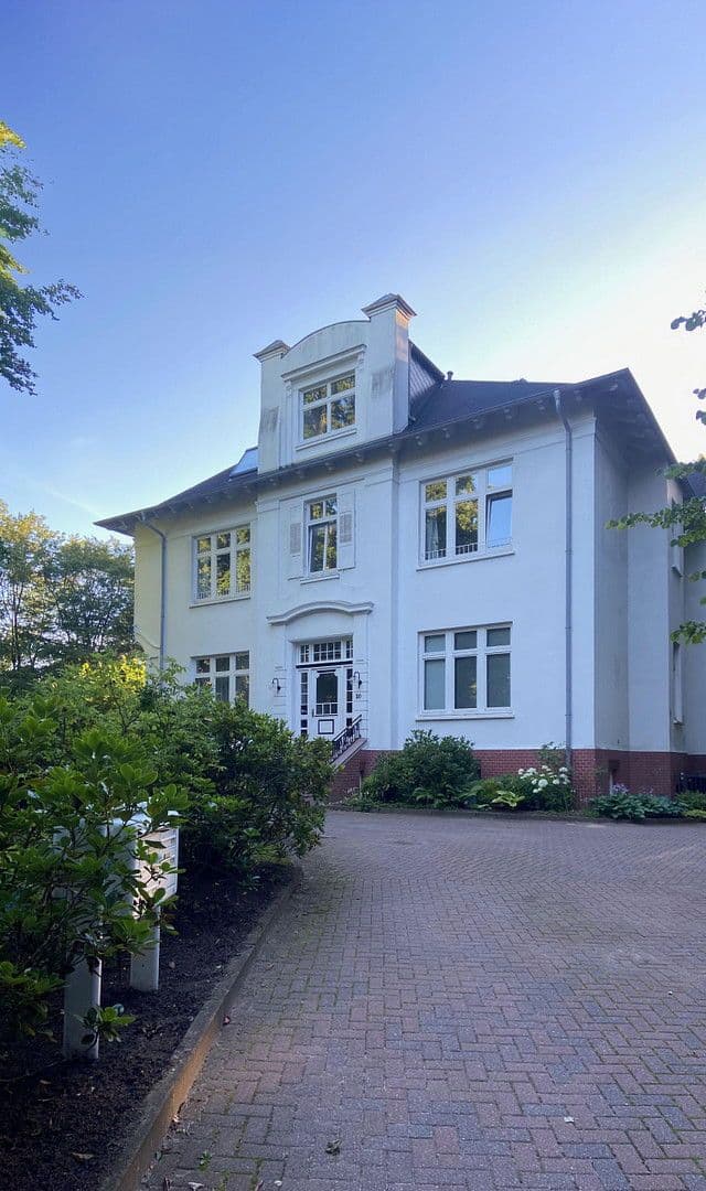 Prodej bytu 3+1 135 m², Aumühle, Šlesvicko-Holštýnsko Prodej bytu 3+1 135 m², Aumühle, Šlesvicko-Holštýnsko