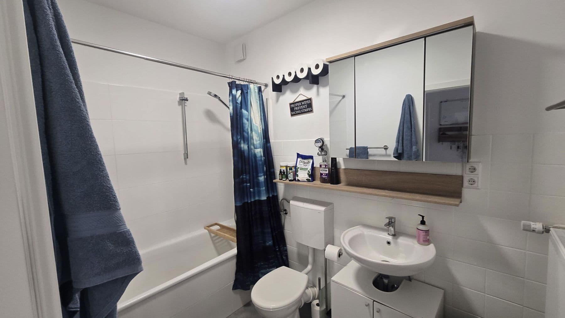 Pronájem bytu 2+1 66 m², Am Gänsborn 35, Hochheim, Hessen Pronájem bytu 2+1 66 m², Am Gänsborn 35, Hochheim, Hessen