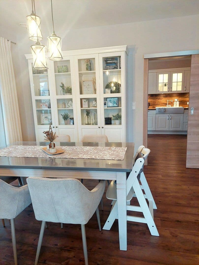 Prodej domu 170 m², pozemek 749 m², Laurentiusstraße 1, Oberlangen, Dolní Sasko Prodej domu 170 m², pozemek 749 m², Laurentiusstraße 1, Oberlangen, Dolní Sasko