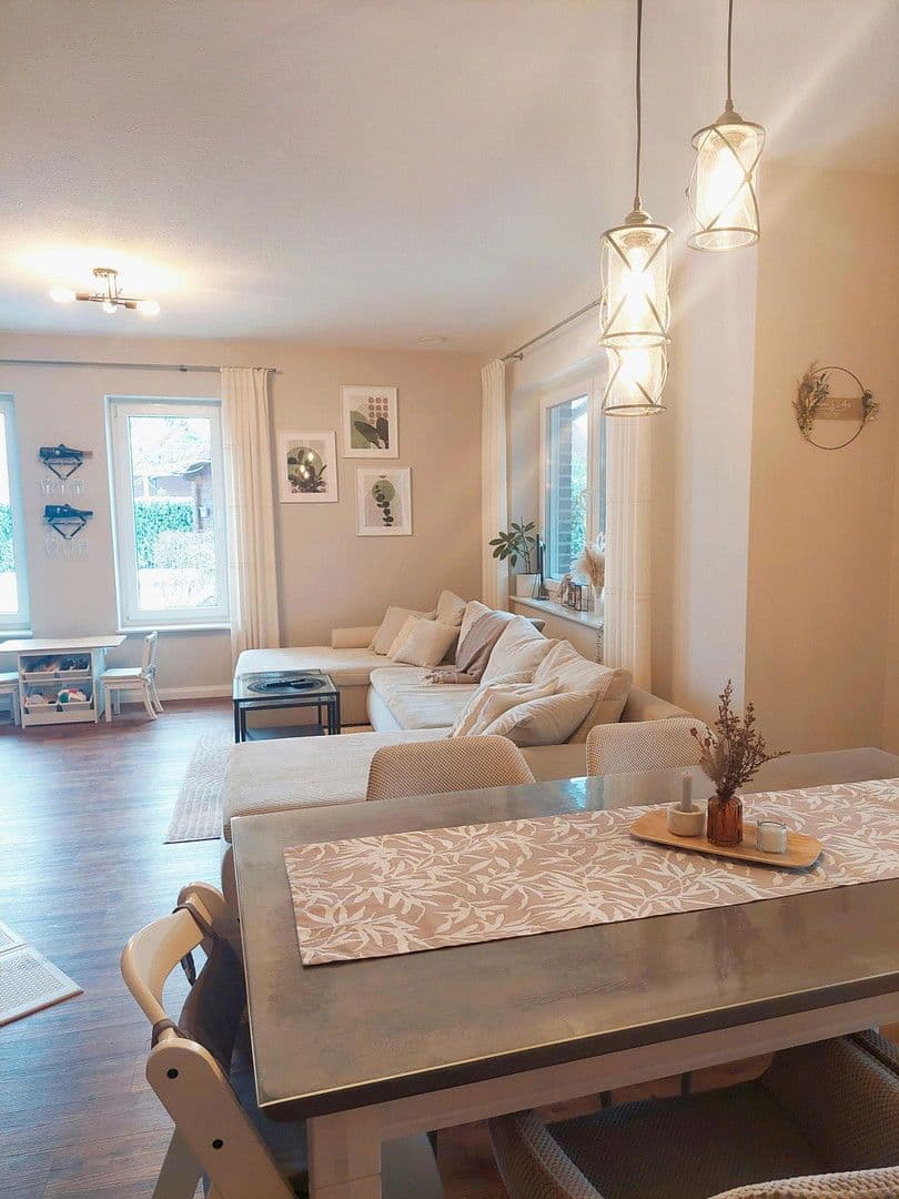 Prodej domu 170 m², pozemek 749 m², Laurentiusstraße 1, Oberlangen, Dolní Sasko Prodej domu 170 m², pozemek 749 m², Laurentiusstraße 1, Oberlangen, Dolní Sasko