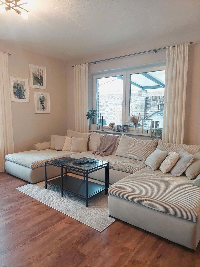 Prodej domu 170 m², pozemek 749 m², Laurentiusstraße 1, Oberlangen, Dolní Sasko Prodej domu 170 m², pozemek 749 m², Laurentiusstraße 1, Oberlangen, Dolní Sasko