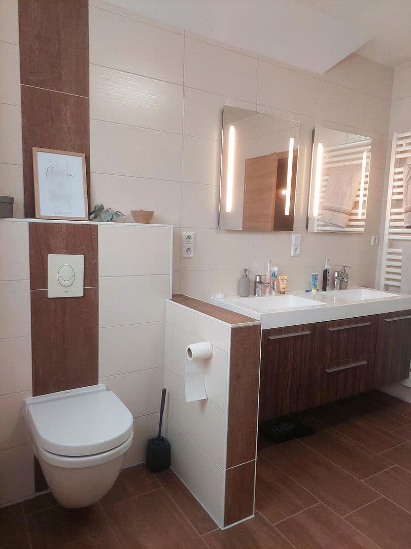 Prodej domu 170 m², pozemek 749 m², Laurentiusstraße 1, Oberlangen, Dolní Sasko Prodej domu 170 m², pozemek 749 m², Laurentiusstraße 1, Oberlangen, Dolní Sasko