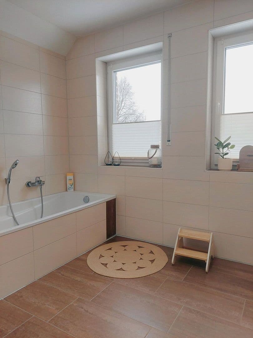 Prodej domu 170 m², pozemek 749 m², Laurentiusstraße 1, Oberlangen, Dolní Sasko Prodej domu 170 m², pozemek 749 m², Laurentiusstraße 1, Oberlangen, Dolní Sasko